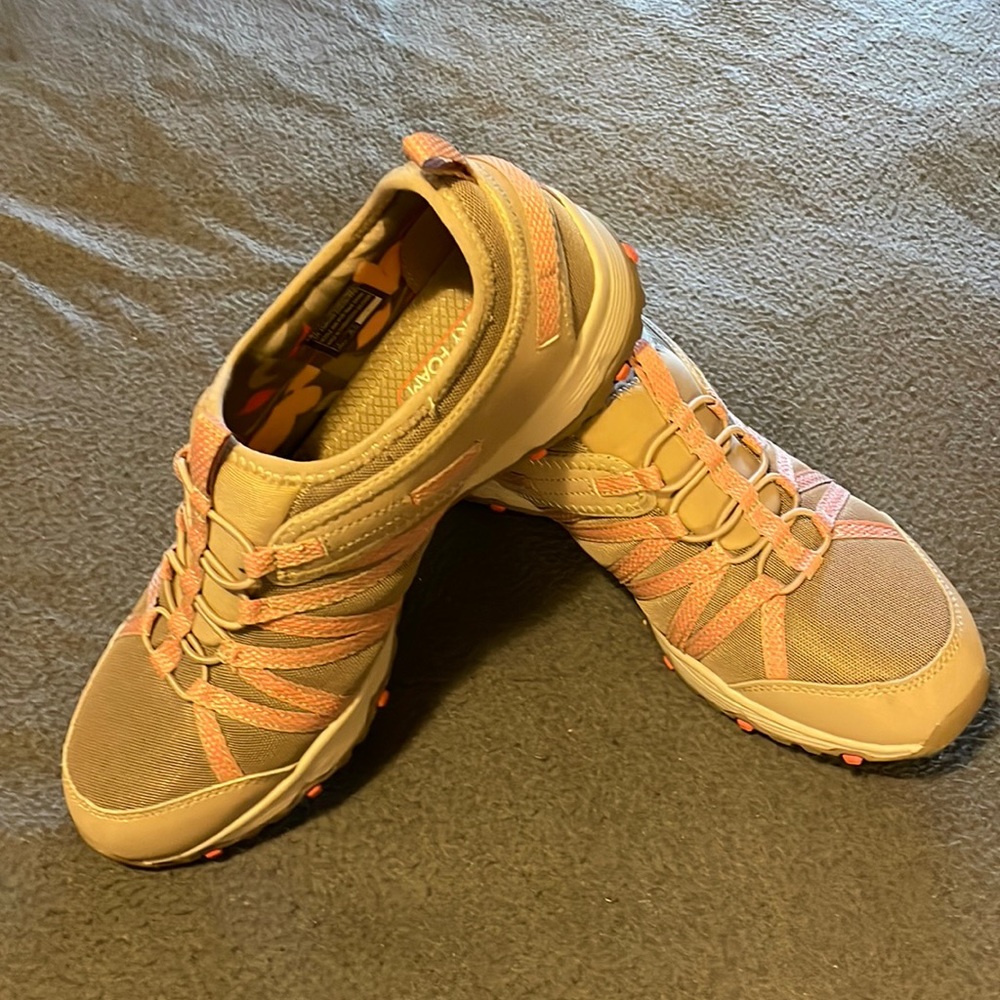Skechers no-tie sneakers. Grey and pink, size 9.5. Excellent condition.